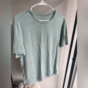 Men’s Lululemon T-shirt Medium